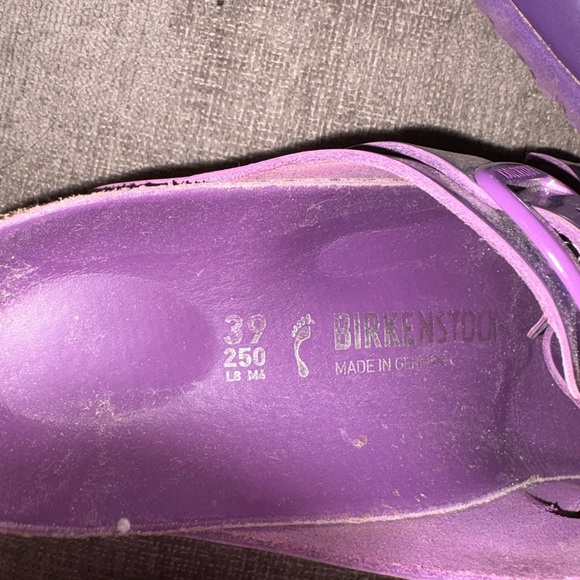 Birkenstock Purple Patent Big Buckle Sandals, Sz 39 - Picture 5 of 5